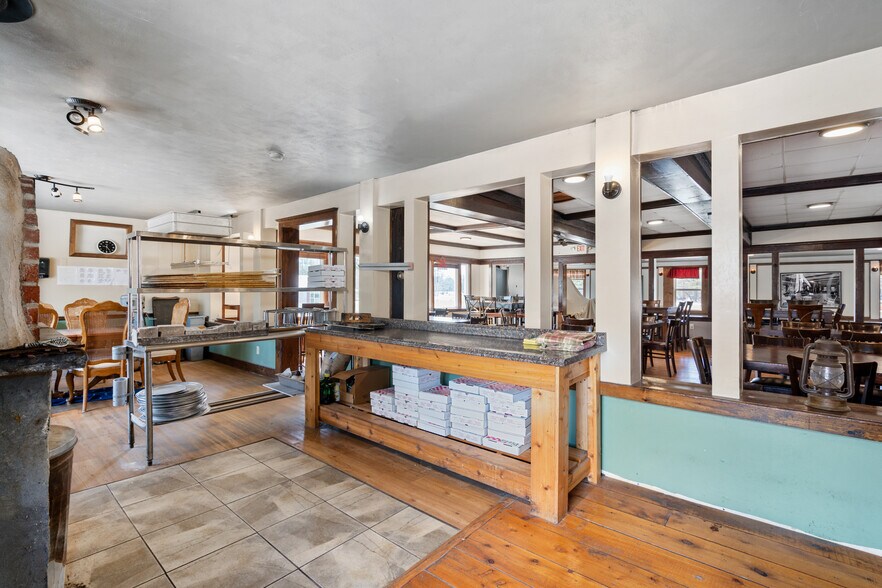 More Photos Of 13 Park Ave, Hadley Restaurant For Sale