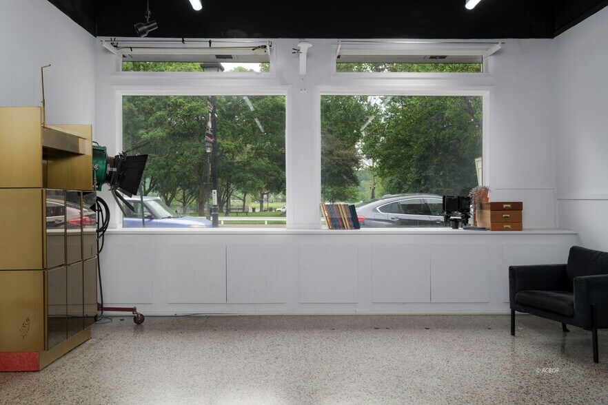 More Photos Of 314 2nd Ave, Gallipolis Storefront For Sale