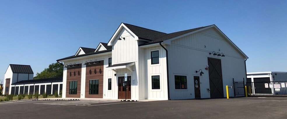 More Photos Of 32550 N US Highway 12, Volo Self Storage For Lease