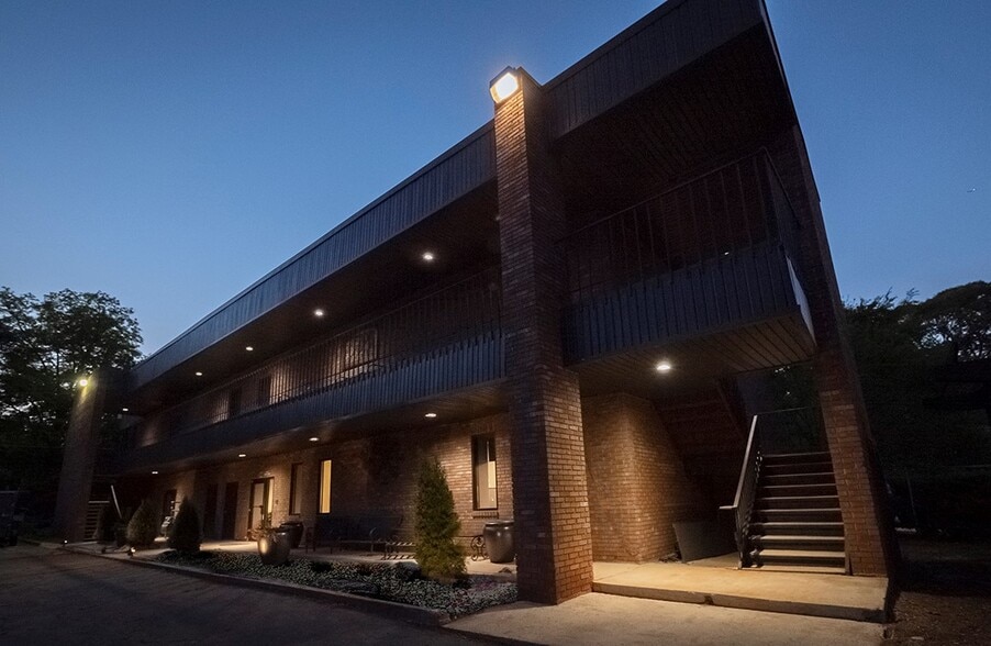 More Photos Of 2488 SW Lakewood Ave, Atlanta Office Residential For Lease