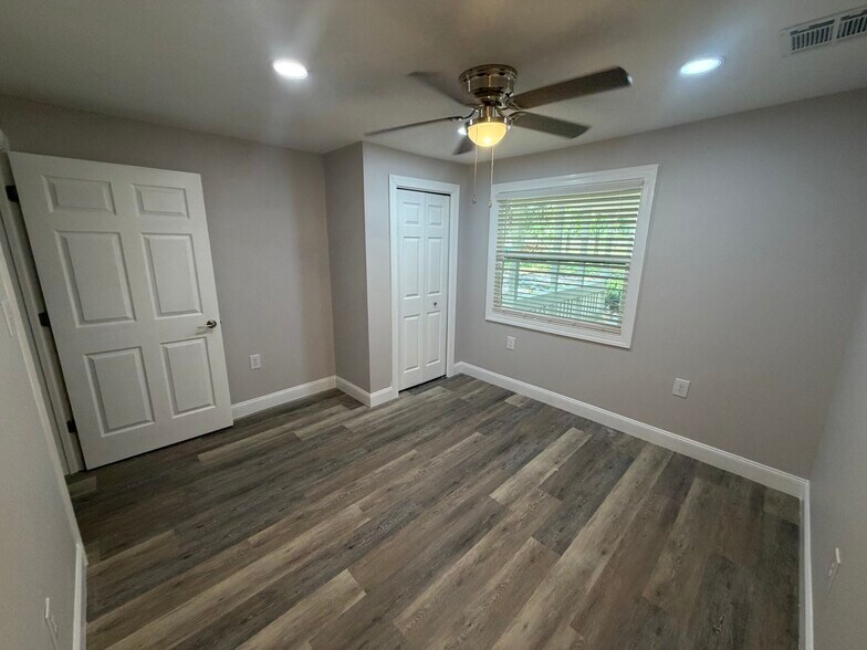 More Photos Of 2175 N McMullen Booth Rd, Clearwater Specialty For Lease