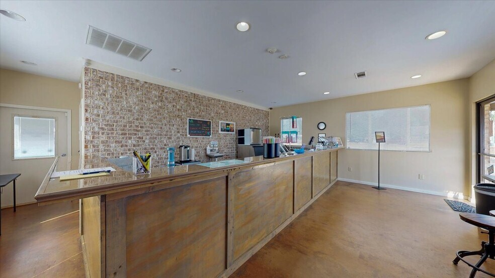 More Photos Of 113 Bo Bo Dr, Crystal Springs Freestanding For Lease