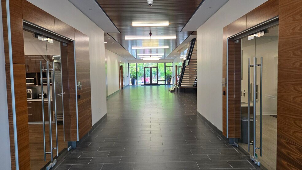 More Photos Of 1501 Belle Isle Ave, Mount Pleasant Office For Lease