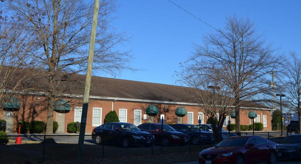 More Photos Of 850 Tidewater Dr, Norfolk Flex For Lease