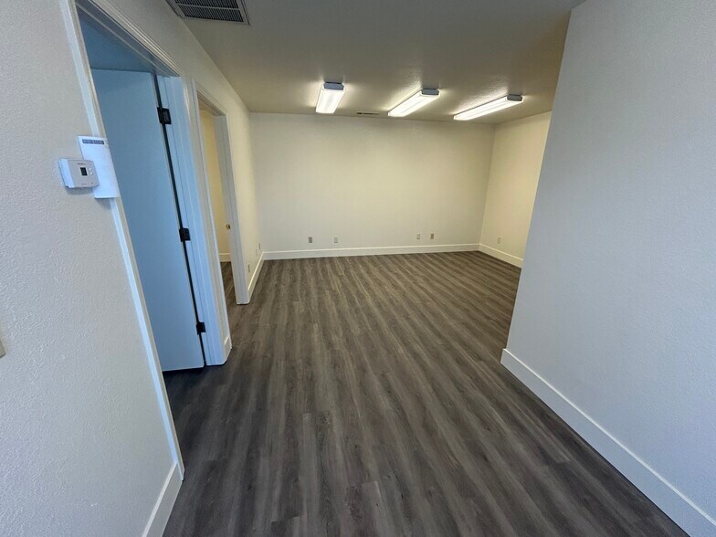 More Photos Of 3941 Holly Dr, Tracy Warehouse For Lease