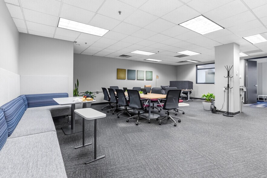 More Photos Of 7807 Creekridge Cir, Bloomington Office For Sale