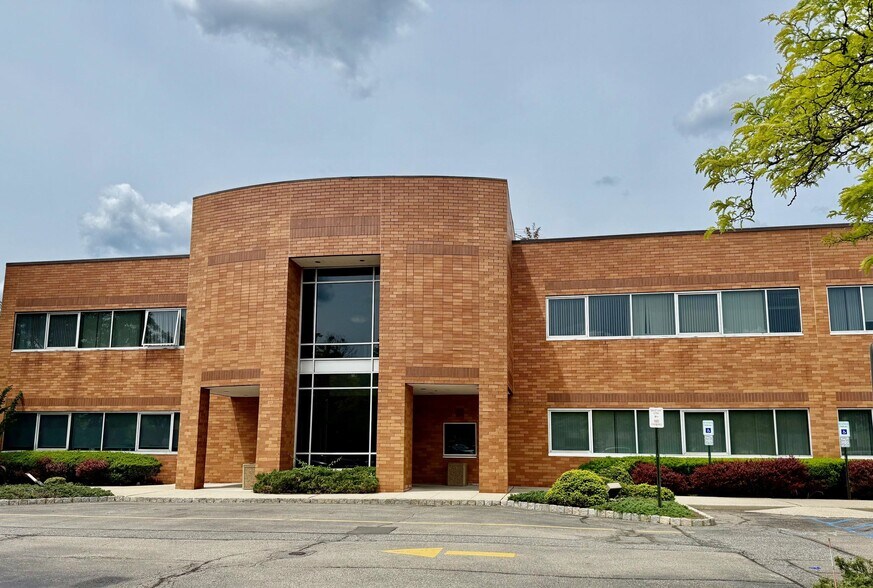Primary Photo Of 333 Old Hook Rd, Westwood Medical For Lease