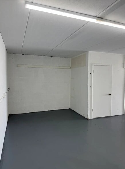 More Photos Of 750 NW 107th St, Miami Warehouse For Lease