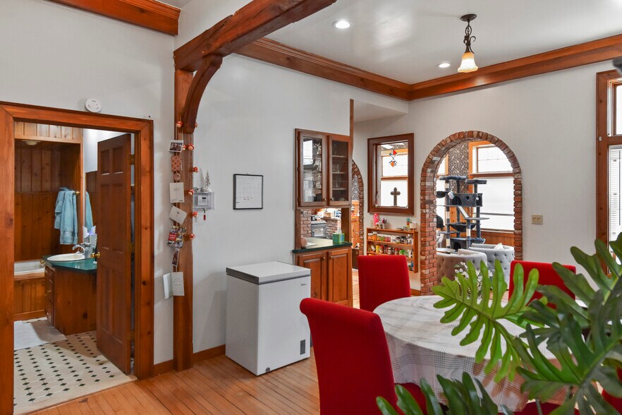 More Photos Of 9 River St, Saranac Lake Apartments For Sale