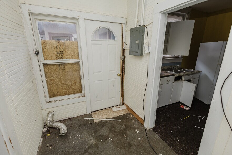 More Photos Of 123 E Madison Ave, Arkansas City Apartments For Sale