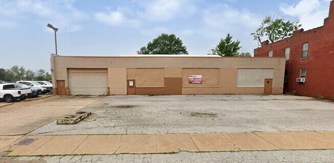 More Photos Of 3857 S Grand Ave, Saint Louis Warehouse For Sale