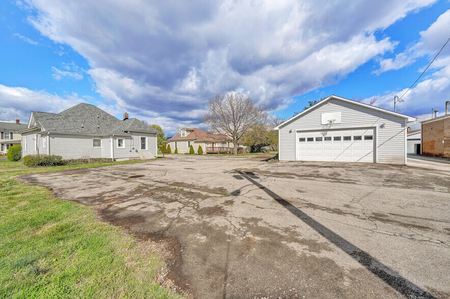 More Photos Of 628 S Colorado St, Salem Office For Sale