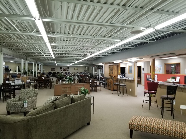 More Photos Of 310 34th Ave W, Alexandria Freestanding For Sale