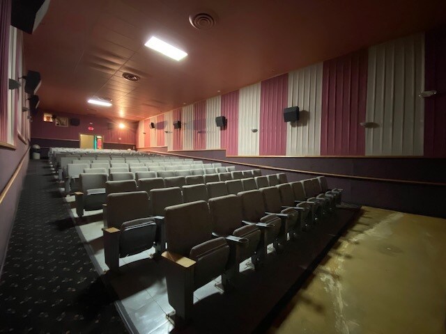 More Photos Of 1601 6th Ave, Stevens Point Freestanding For Sale