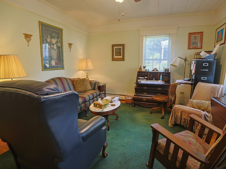More Photos Of 19 Hill St, Goshen Office For Sale