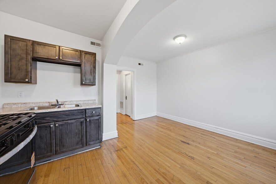 More Photos Of 2119 S 51st Ave, Cicero Apartments For Sale