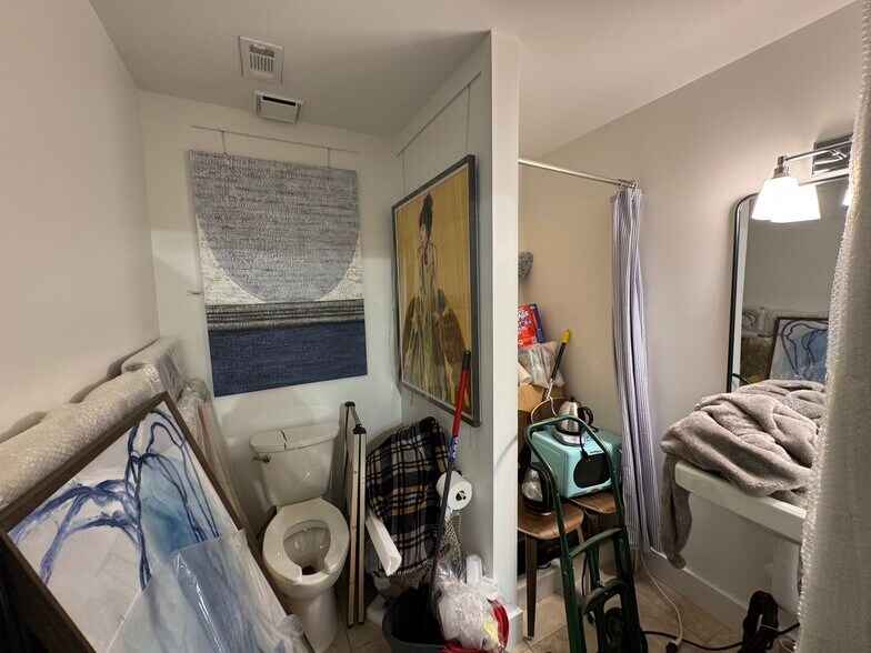 More Photos Of 1113 N 9th Ave, Pensacola Freestanding For Lease