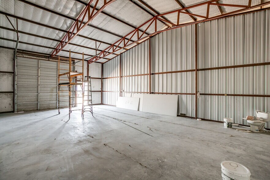 More Photos Of 3019 Keller Hicks Rd, Fort Worth Unknown For Lease
