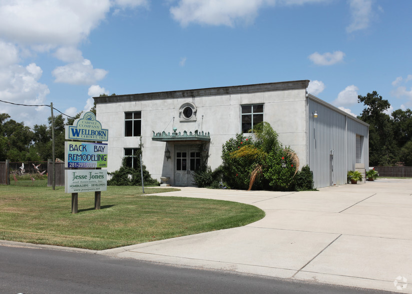 Primary Photo Of 2710 Red Bluff Rd, Seabrook Warehouse For Lease