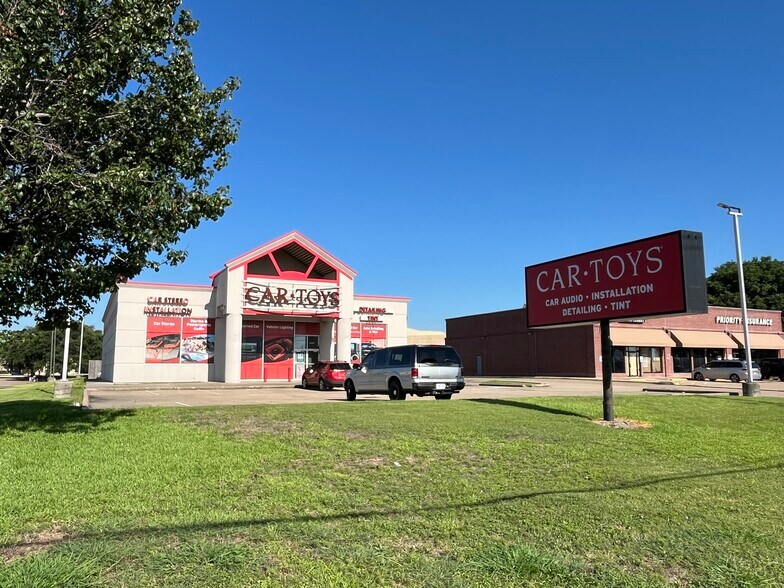 More Photos Of 2650 Highway 6 S, Houston Freestanding For Lease