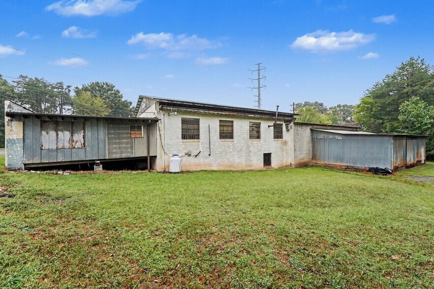More Photos Of 427 W Gene Hairston St, Madison Auto Repair For Sale