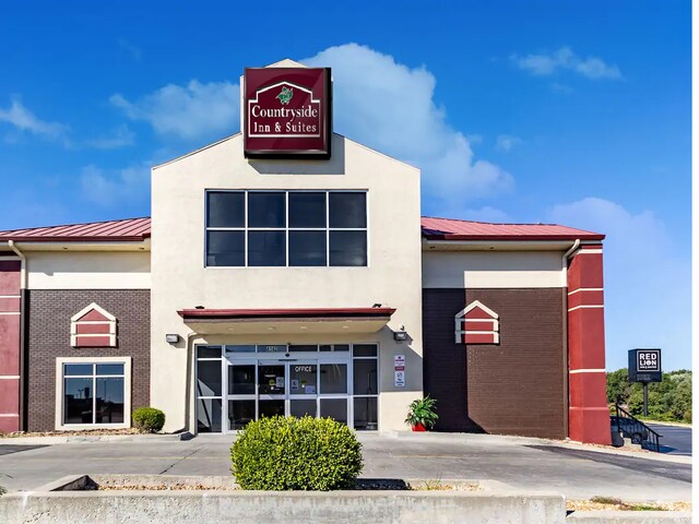 More Photos Of 4142 S Noland Rd, Independence Hotel For Sale