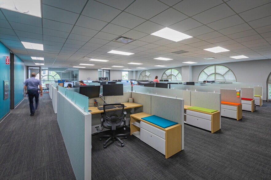 More Photos Of 110 Franklin Rd Se, Roanoke Office For Lease