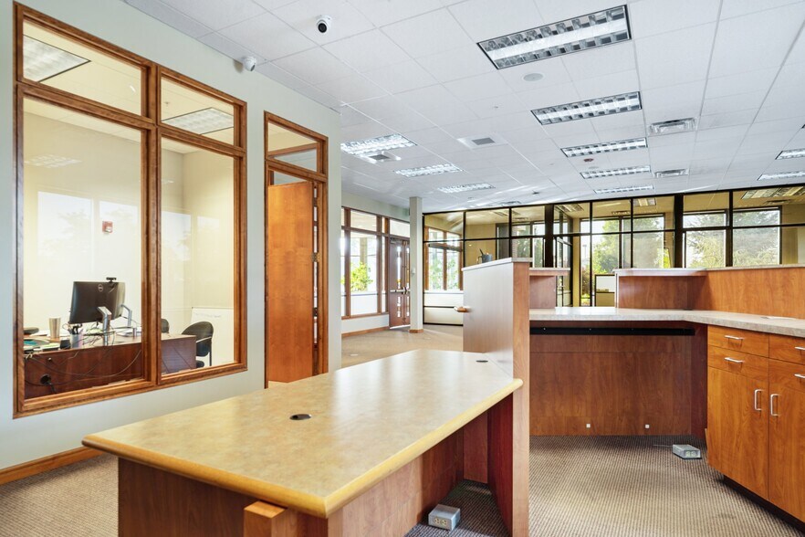 More Photos Of 1060 Jadwin Ave, Richland Office For Lease