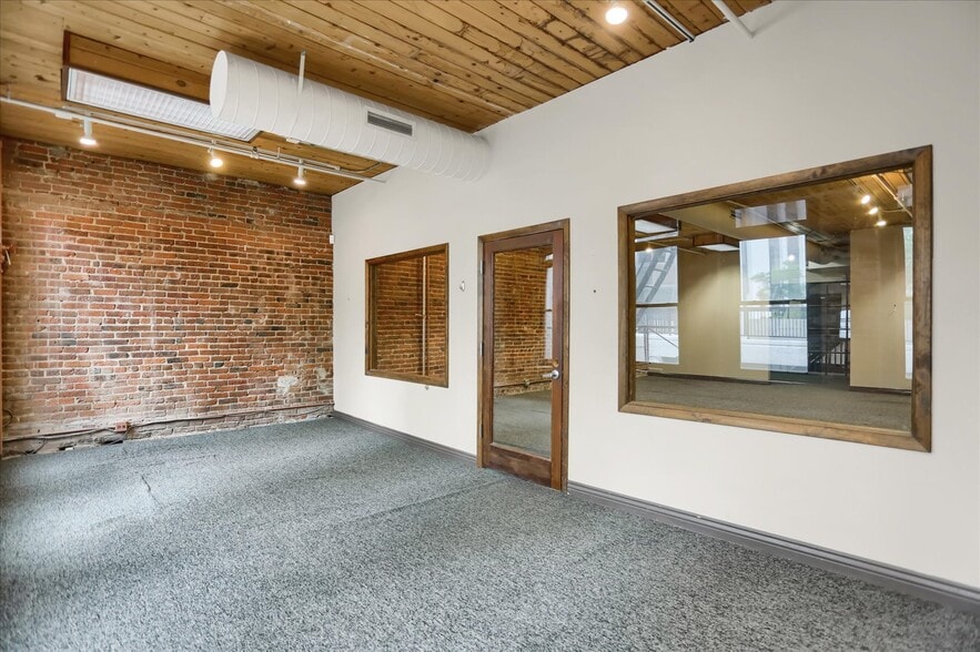 More Photos Of 1620 Market St, Denver Office For Lease
