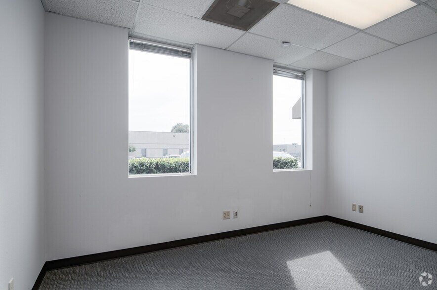 More Photos Of 7415 Whitehall St, Richland Hills Light Distribution For Lease