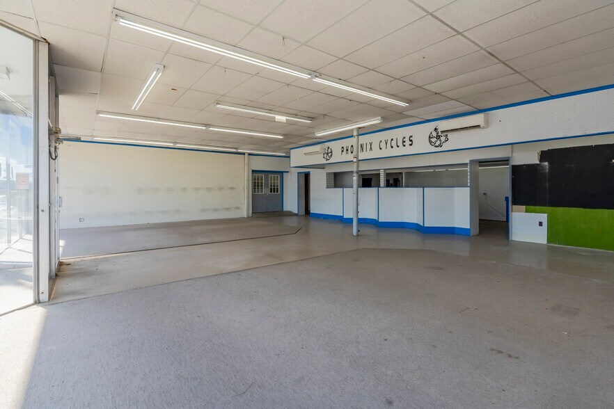 More Photos Of 300 S Illinois Ave, Carbondale Storefront Retail Office For Sale