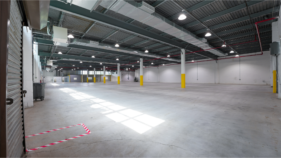 More Photos Of 1845 Steinway St, Astoria Warehouse For Lease
