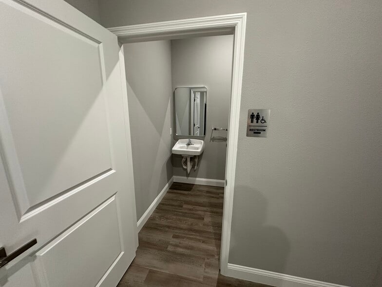 More Photos Of 708 Cactus Ridge Cir, Seffner Medical For Lease