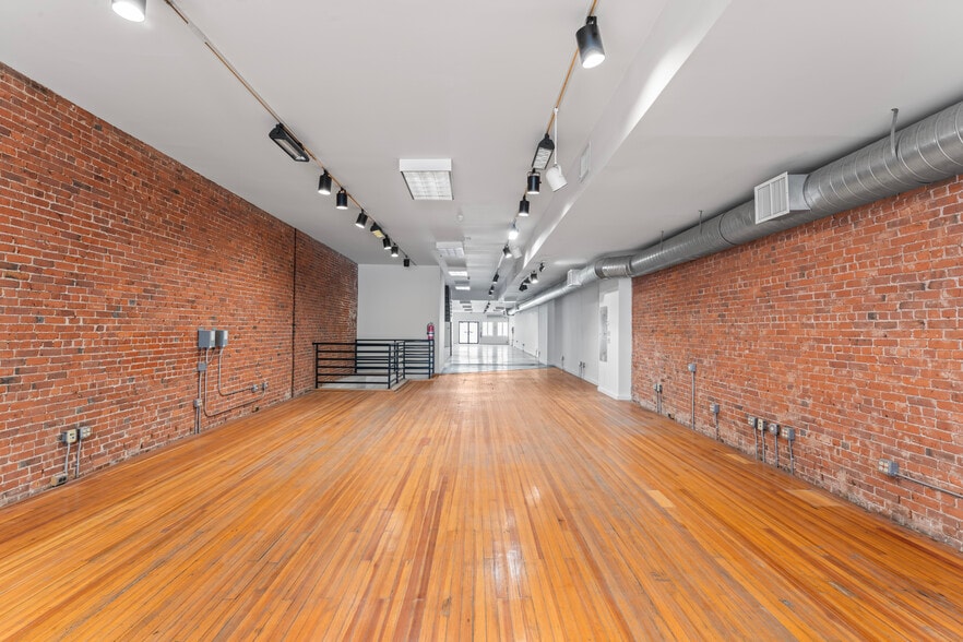 More Photos Of 262 Atlantic St, Stamford Freestanding For Sale