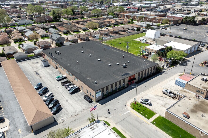 More Photos Of 7051 W Wilson Ave, Norridge Warehouse For Lease