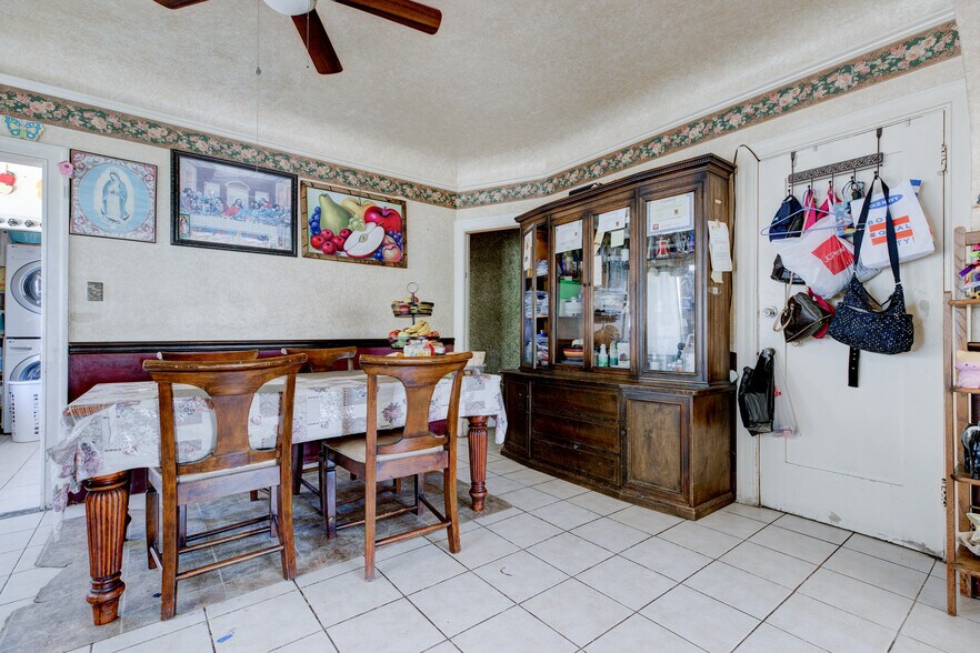 More Photos Of 2211 S Bronson Ave, Los Angeles Apartments For Sale