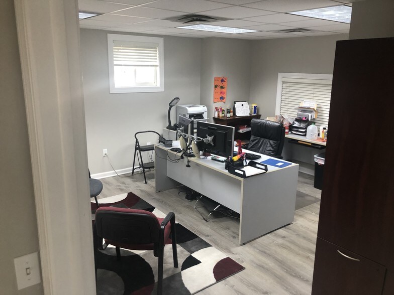 More Photos Of 1234 N Center Rd, Burton Warehouse For Lease