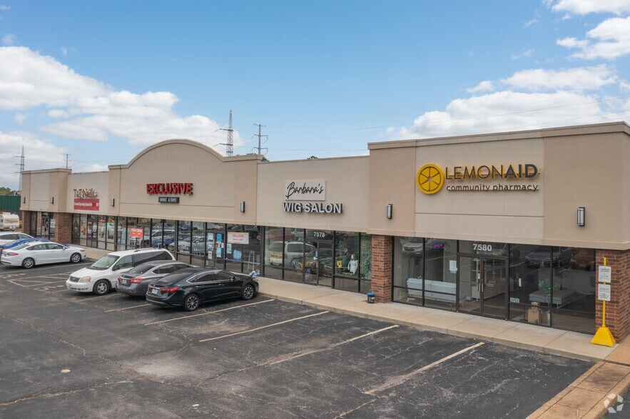 More Photos Of 7570-7580 Watson Rd, Saint Louis Unknown For Lease