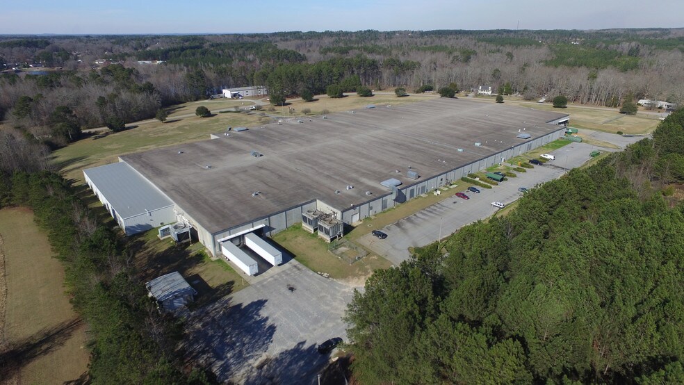 More Photos Of 32 Rabbit Trl, Edgefield Warehouse For Lease