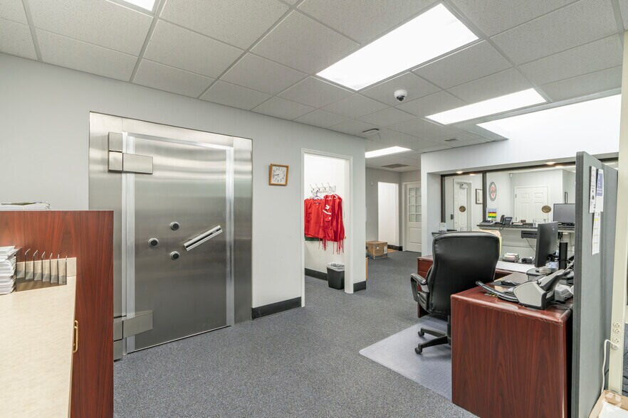 More Photos Of 125 E Virginia Ave, Bessemer City Bank For Sale