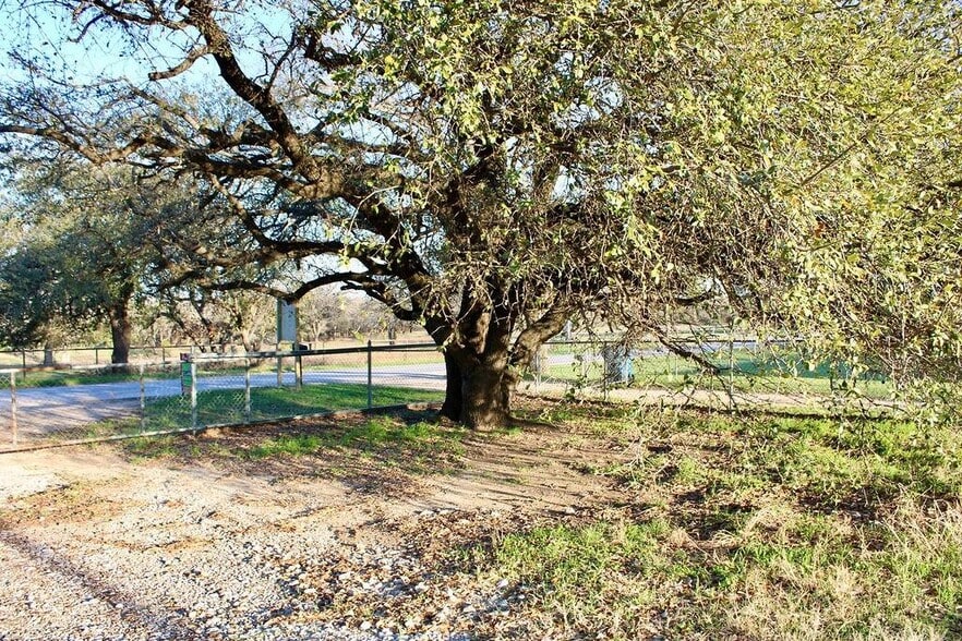 More Photos Of 119 Mikus Rd, Hudson Oaks Land For Lease