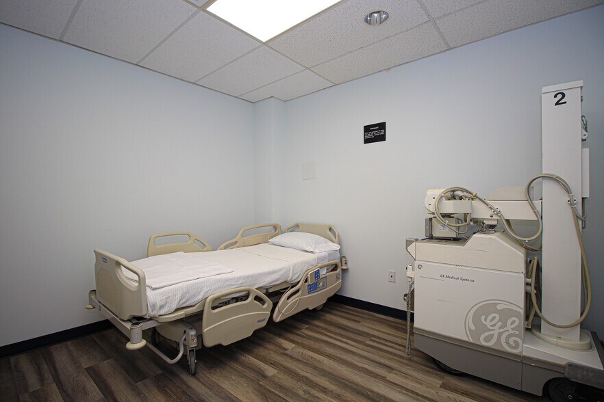 More Photos Of 1661 Eastchase Pkwy, Fort Worth Medical For Lease