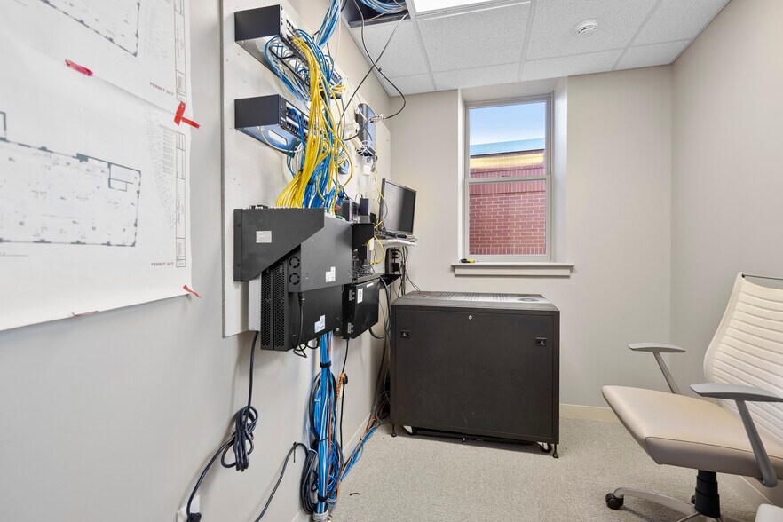 More Photos Of 22 Clinton Ave, Albany Office Residential For Sale