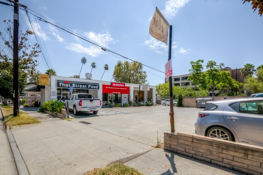 Primary Photo Of 910-914 E Union St, Pasadena Storefront Retail Office For Lease