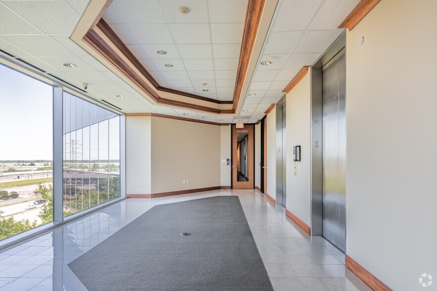 More Photos Of 3838 N Sam Houston Pky E, Houston Office For Lease