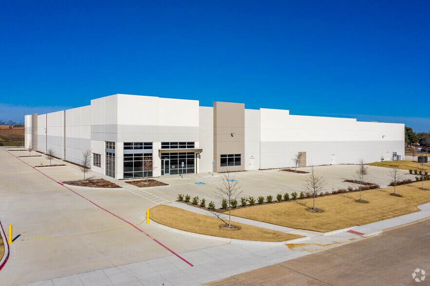 More Photos Of 9091 Autobahn Dr, Dallas Warehouse For Sale