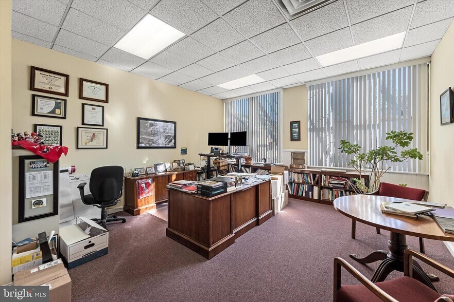 More Photos Of 37-45 E Boscawen St, Winchester Office For Sale