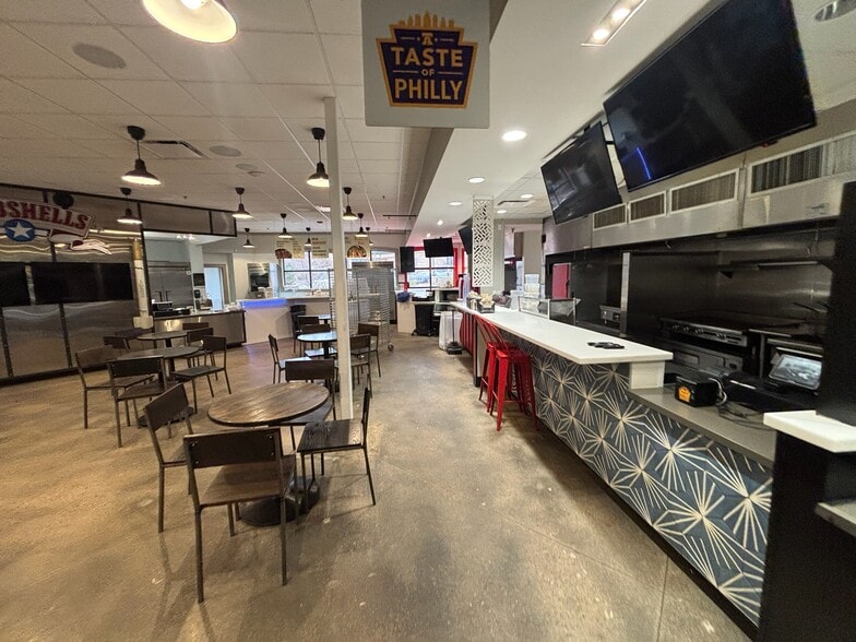 More Photos Of 6575 Greenwood Plaza Blvd, Greenwood Village Restaurant For Lease