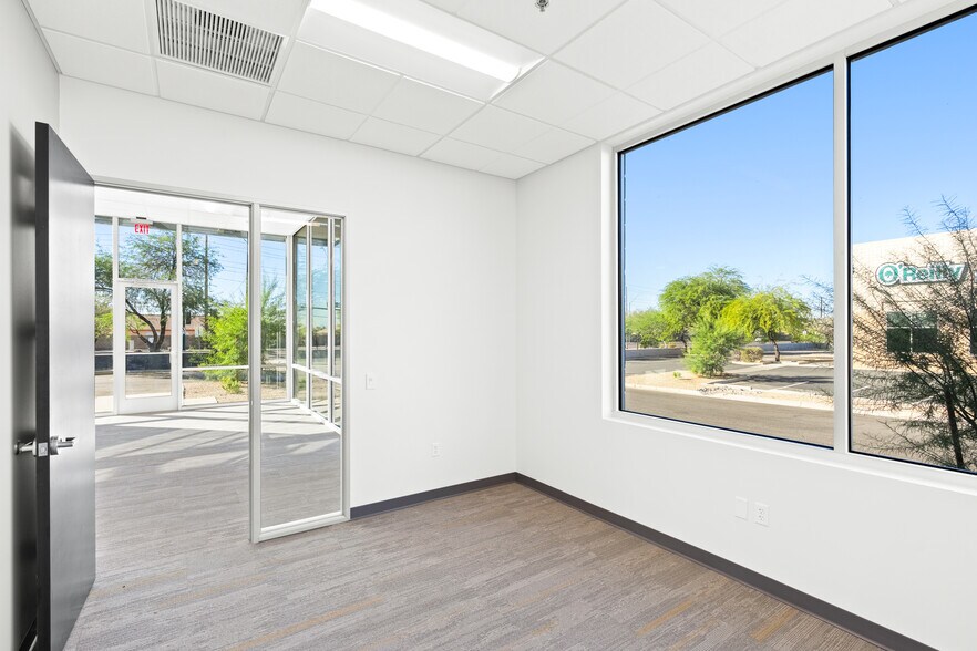 More Photos Of 2908 W Deer Valley Rd, Phoenix Warehouse For Sale