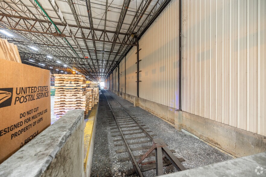 More Photos Of 1001 E Lutz Rd, Archbold Distribution For Lease